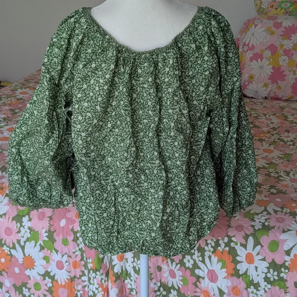 Floral Green Women's Top - Picture 2 of 4